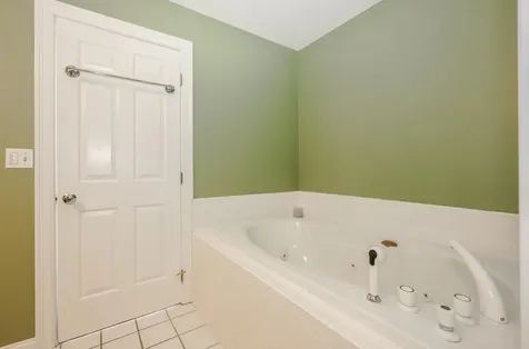 24 Nolls Farm Road Auburn NH 03032