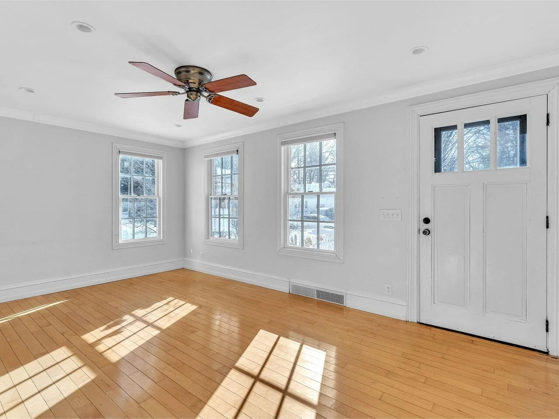 16 Beacon Street South Burlington VT 05403