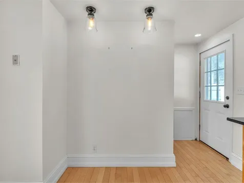 16 Beacon Street South Burlington VT 05403
