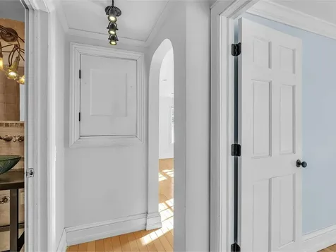 16 Beacon Street South Burlington VT 05403
