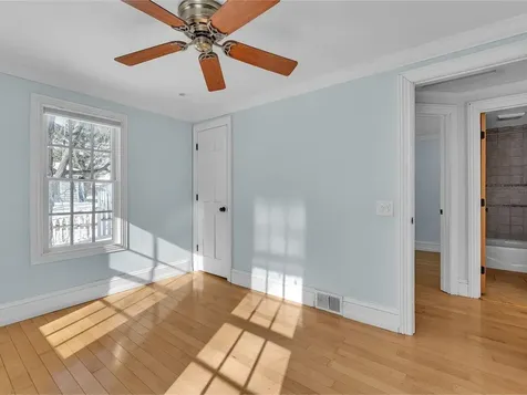 16 Beacon Street South Burlington VT 05403