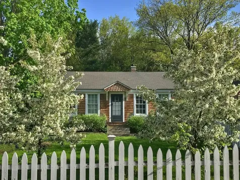 16 Beacon Street South Burlington VT 05403
