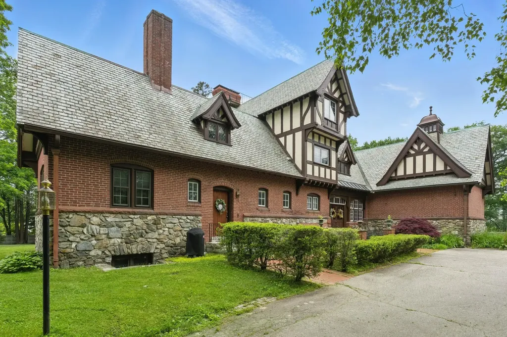 80 Pond Street Salem NH 03079