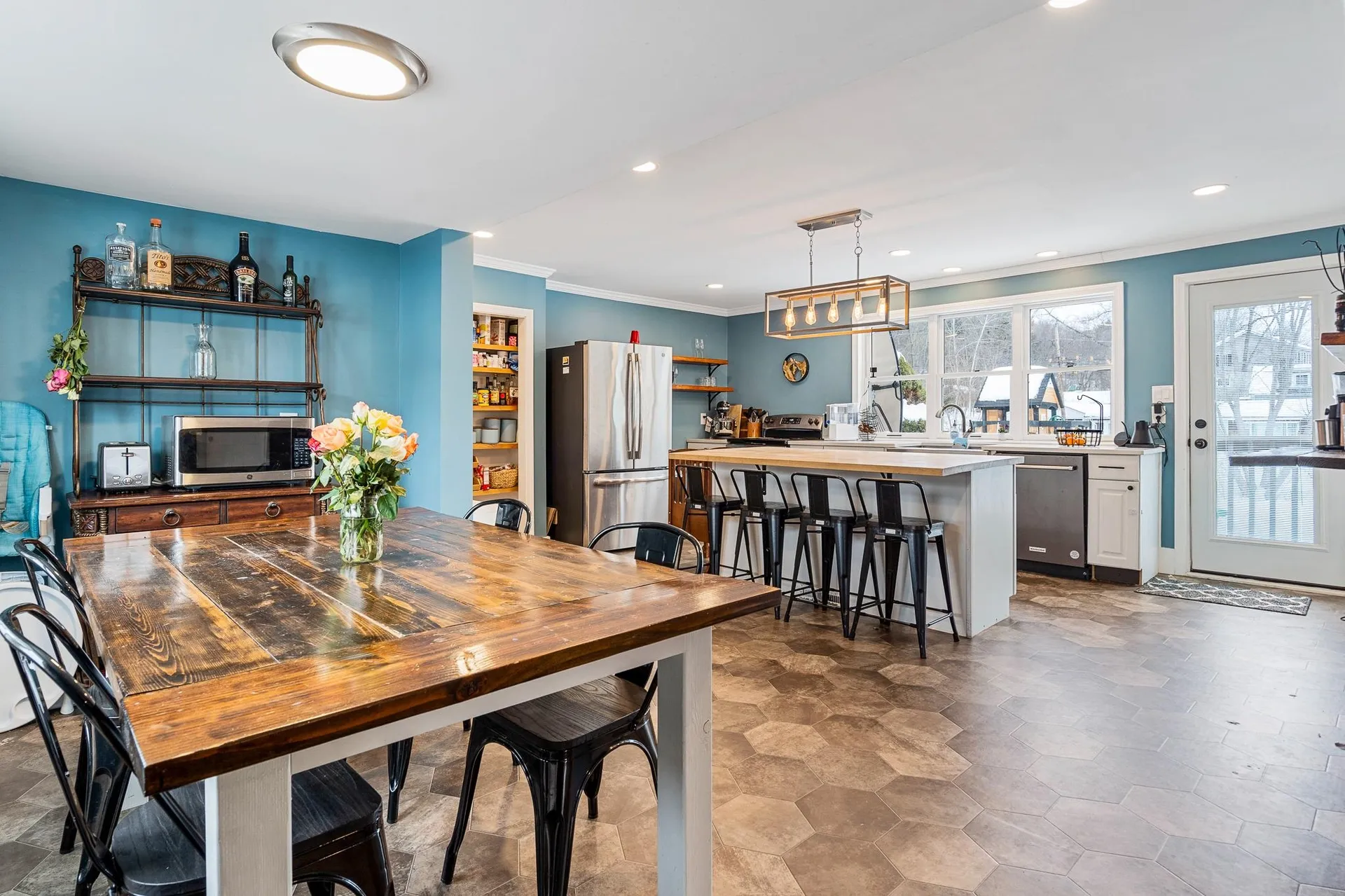 292 Arah Street Manchester NH 03104