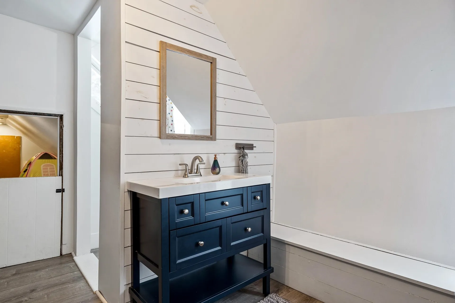 292 Arah Street Manchester NH 03104