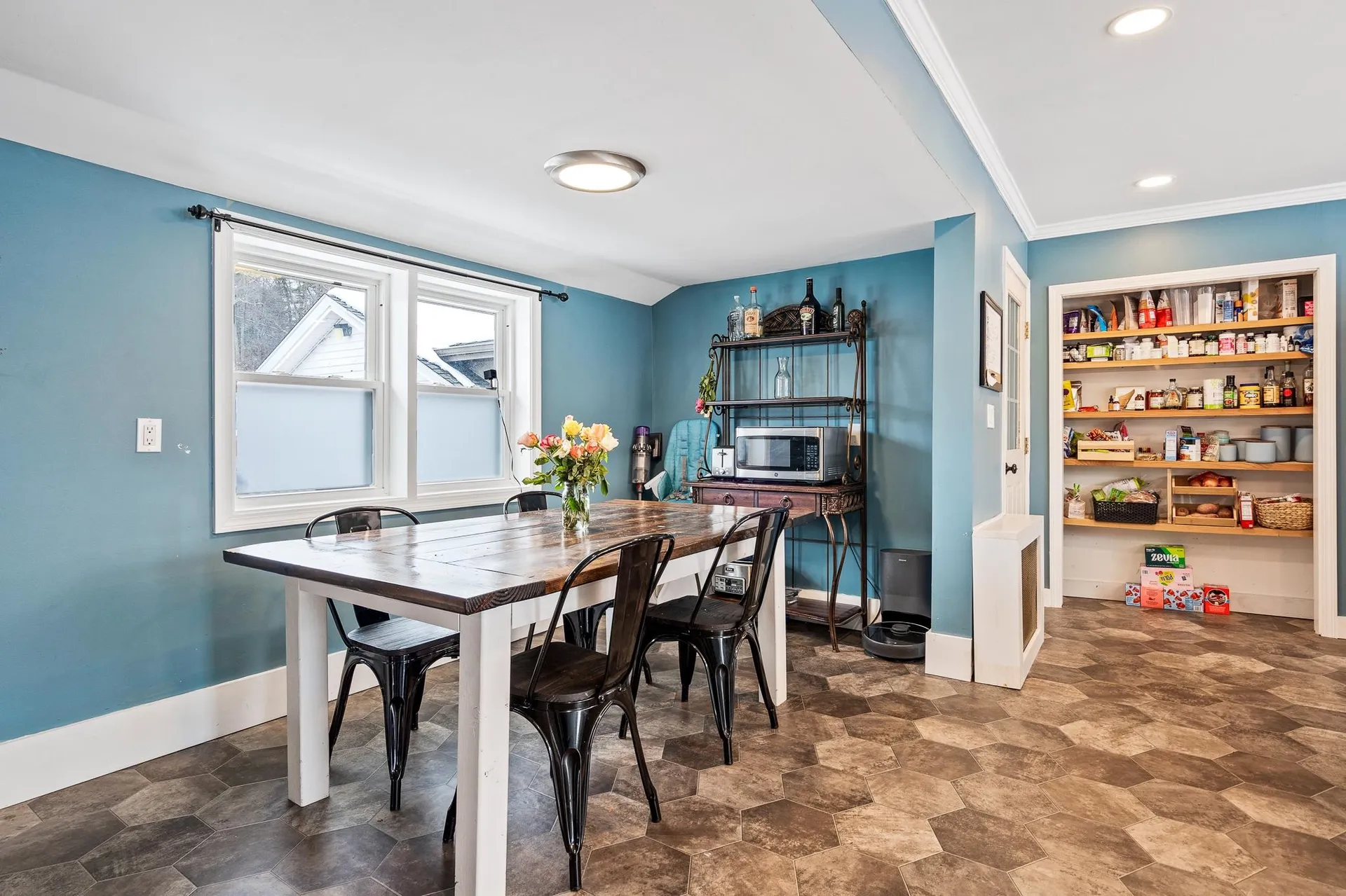 292 Arah Street Manchester NH 03104