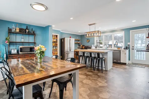 292 Arah Street Manchester NH 03104