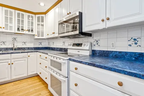 292 Arah Street Manchester NH 03104