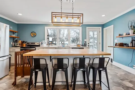 292 Arah Street Manchester NH 03104