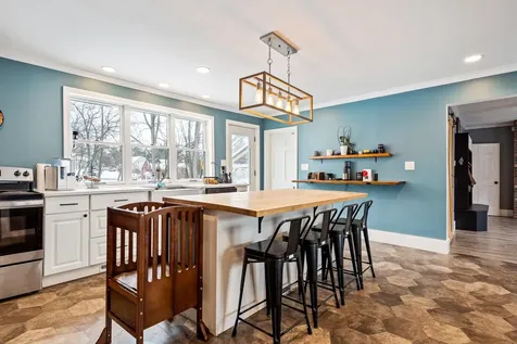 292 Arah Street Manchester NH 03104