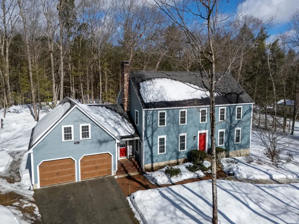 66 Hills Farm Road Chester NH 03036