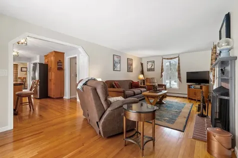 66 Hills Farm Road Chester NH 03036