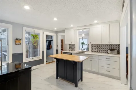 195 S Main Street Rochester NH 03867