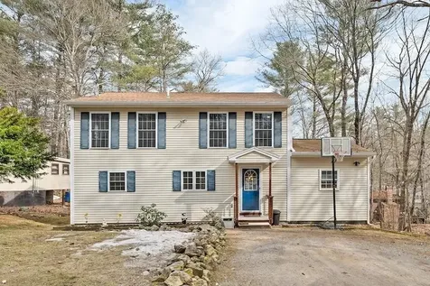 12 Grape Avenue Gilmanton NH 03237