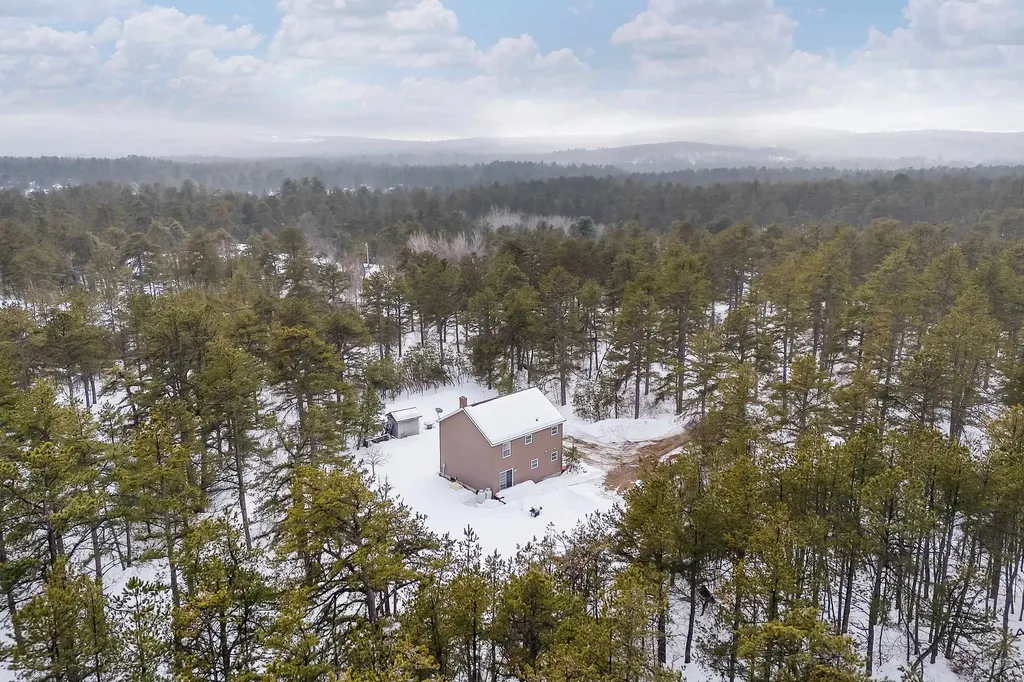 25 Harpin Road Waterboro ME 04087