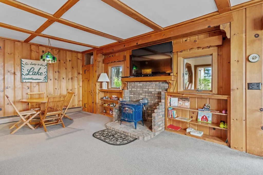 16 Varney Point Road Left Gilford NH 03249