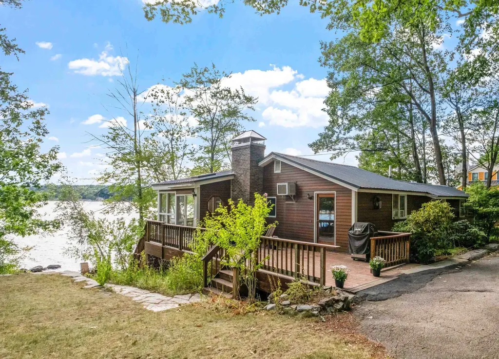 16 Varney Point Road Left Gilford NH 03249