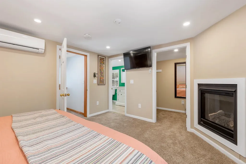 65 Glen Forest Drive Moultonborough NH 03254