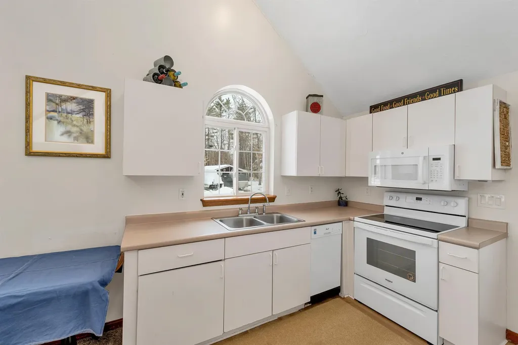 65 Glen Forest Drive Moultonborough NH 03254