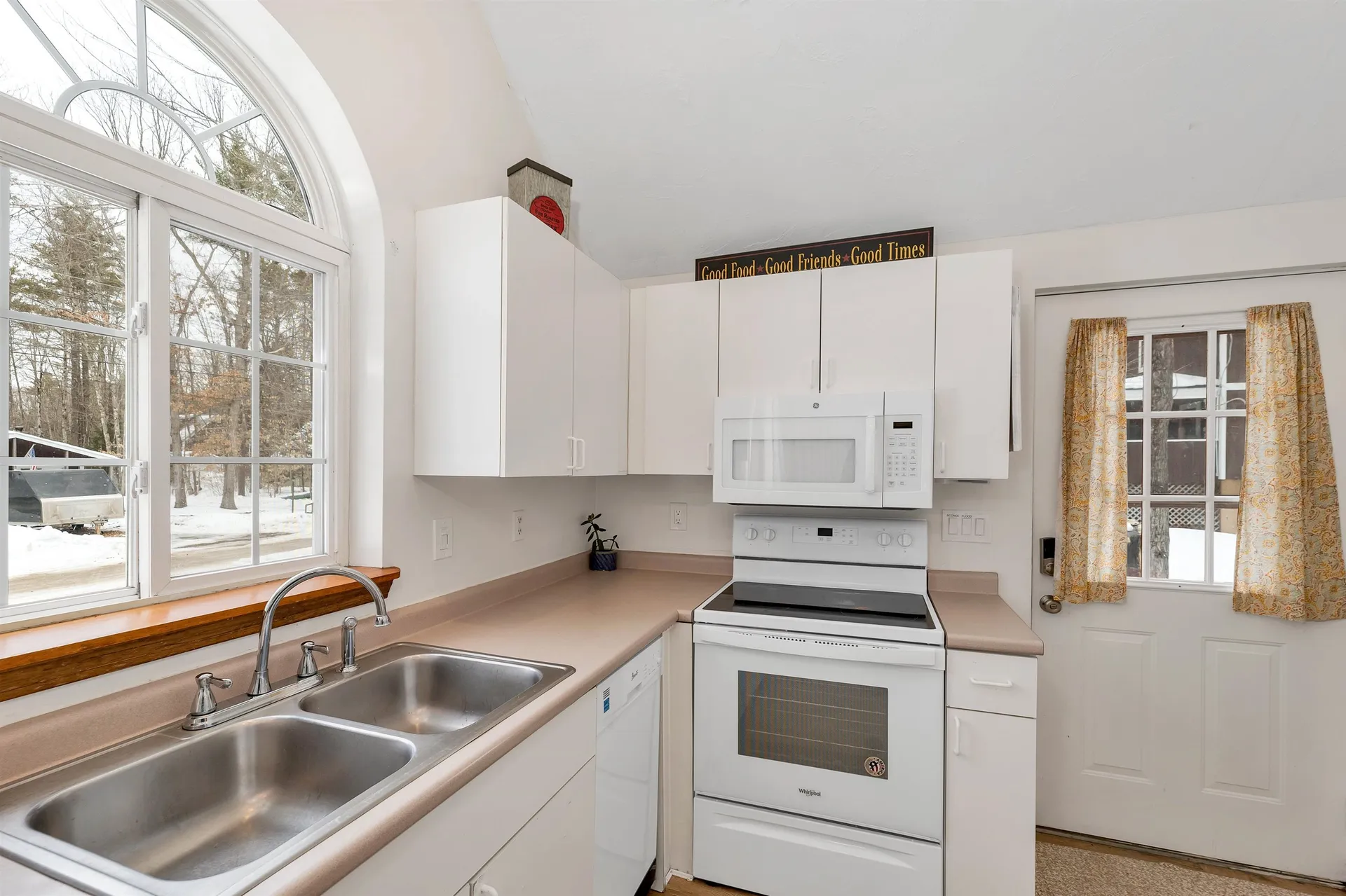 65 Glen Forest Drive Moultonborough NH 03254