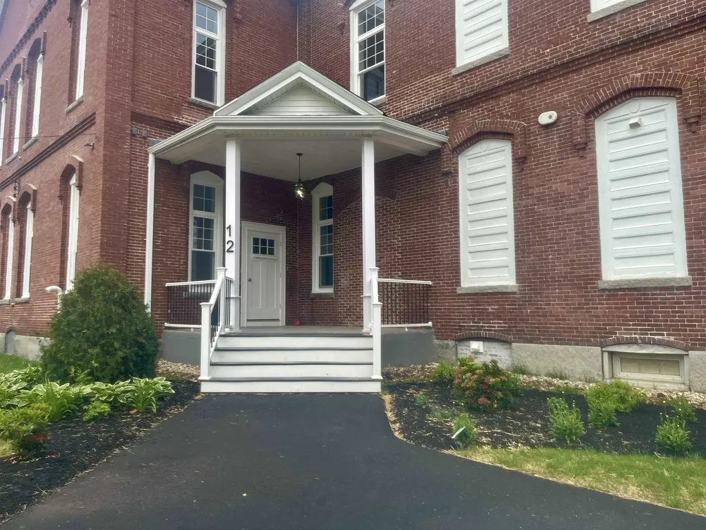 12 Cross Street Concord NH 03303