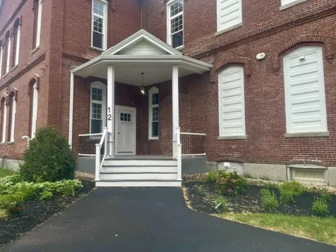 12 Cross Street Concord NH 03303