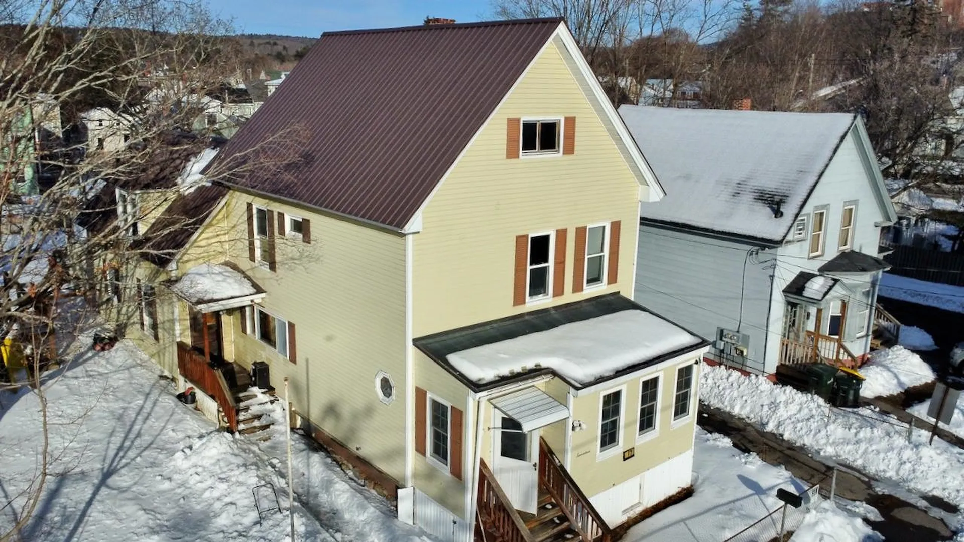 17 Arch Street Laconia NH 03246