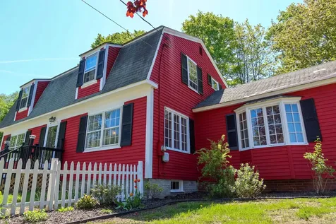 10 Main Street East Kingston NH 03827