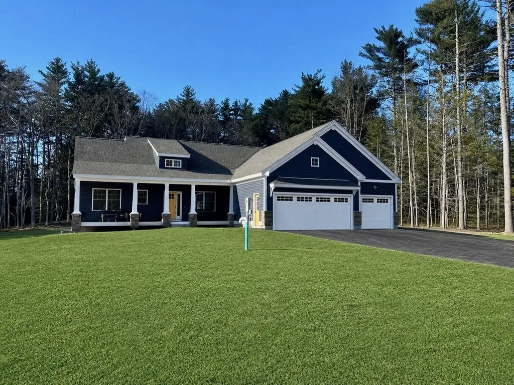 3 Tallarico Street Litchfield NH 03052