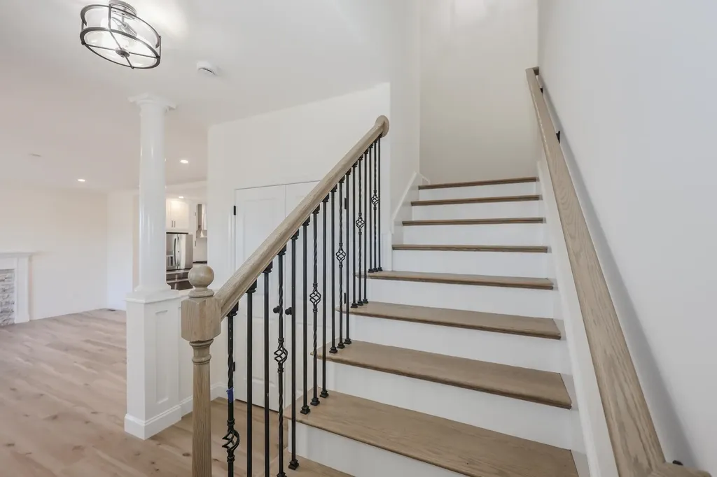 3 Tallarico Street Litchfield NH 03052