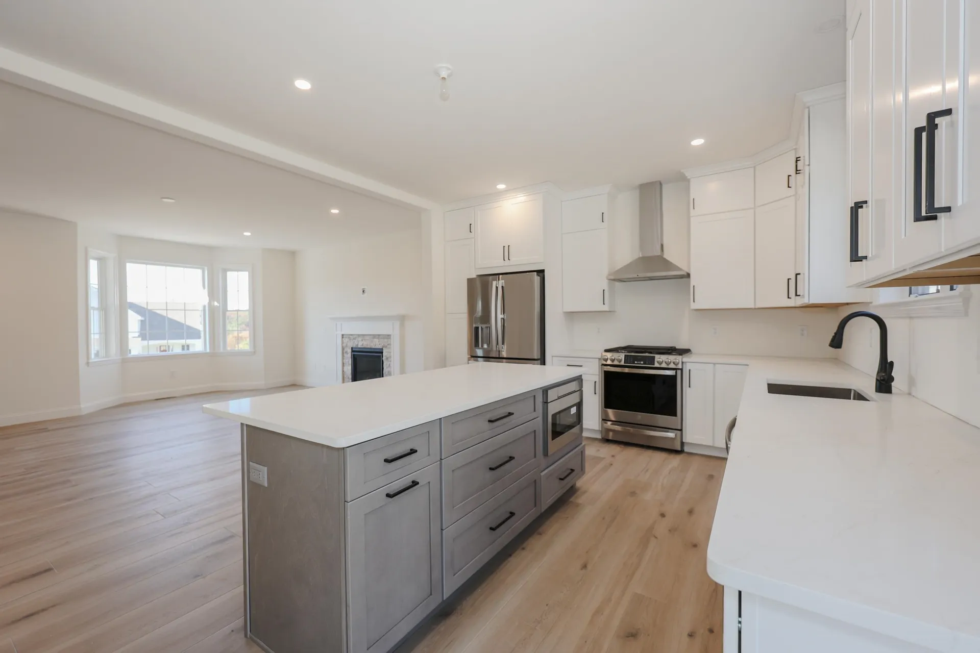 1 Tallarico Street Litchfield NH 03052