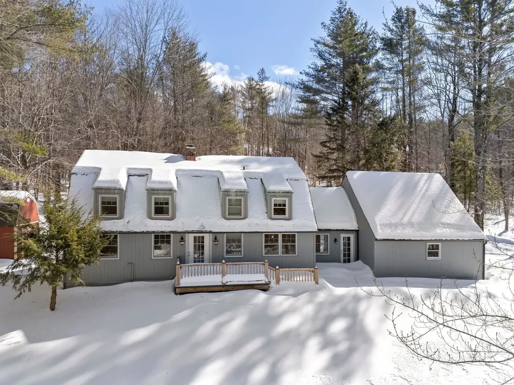 86 West Fisher Road Hartford VT 05059