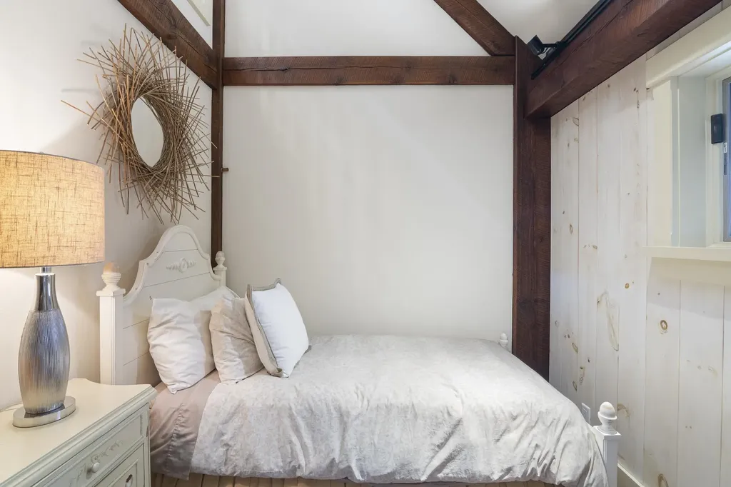 816 Black Bear Road Jamaica VT 05343