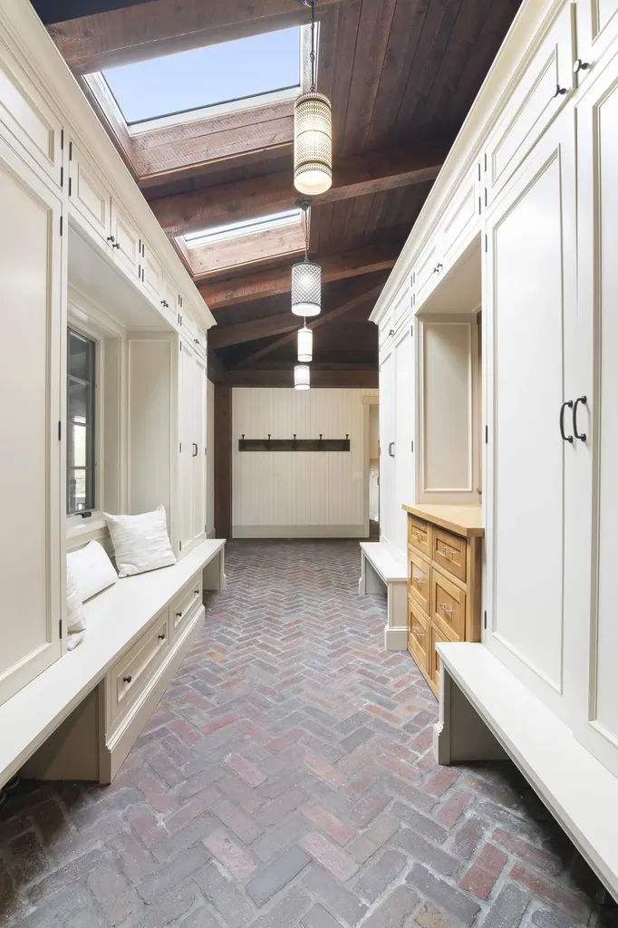 816 Black Bear Road Jamaica VT 05343