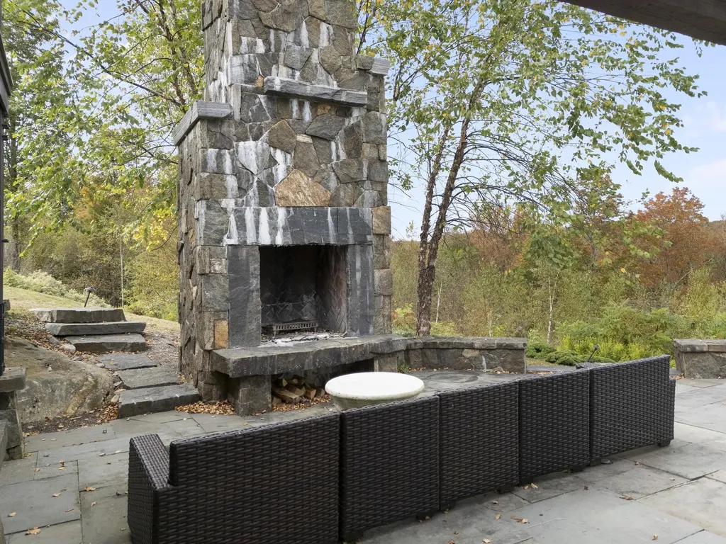 816 Black Bear Road Jamaica VT 05343