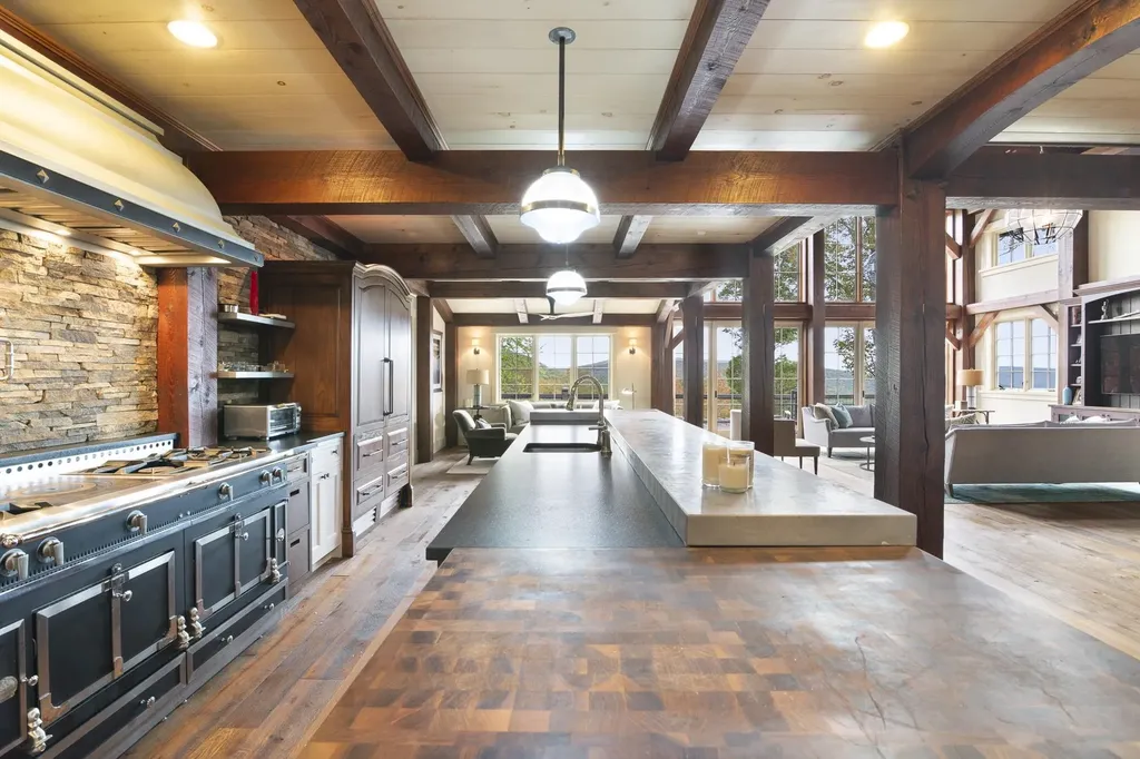 816 Black Bear Road Jamaica VT 05343