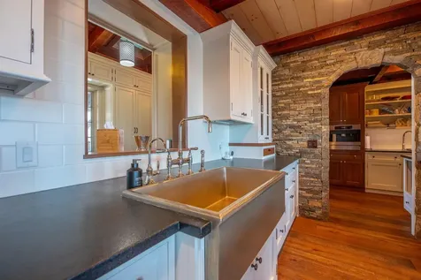 816 Black Bear Road Jamaica VT 05343
