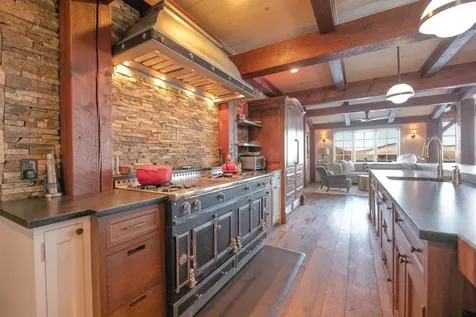 816 Black Bear Road Jamaica VT 05343