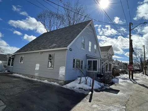 13 Kossuth Street Exeter NH 03833