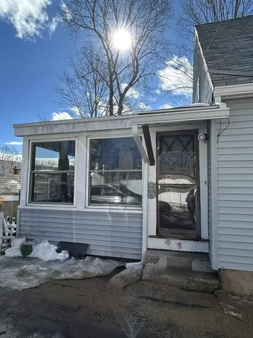 13 Kossuth Street Exeter NH 03833