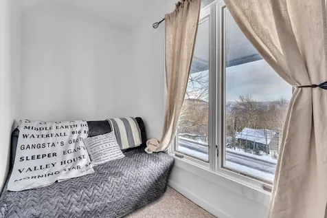 44 Middle Earth Road Warren VT 05674