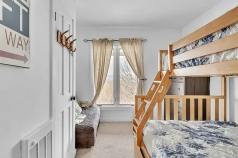 44 Middle Earth Road Warren VT 05674