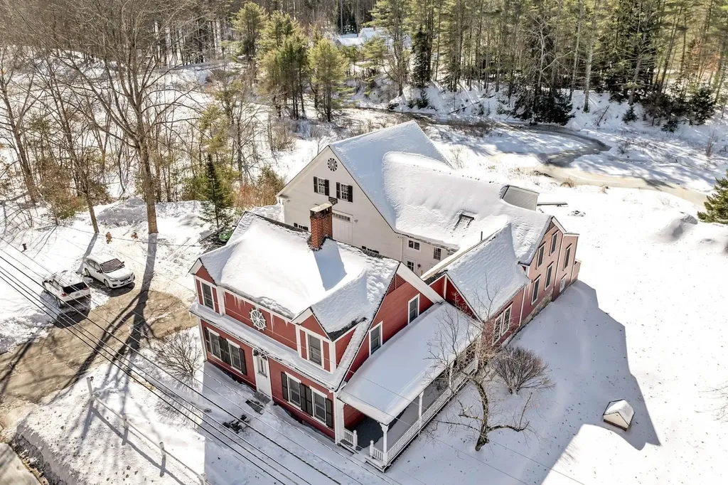 396 Governor Wentworth Highway Tuftonboro NH 03850