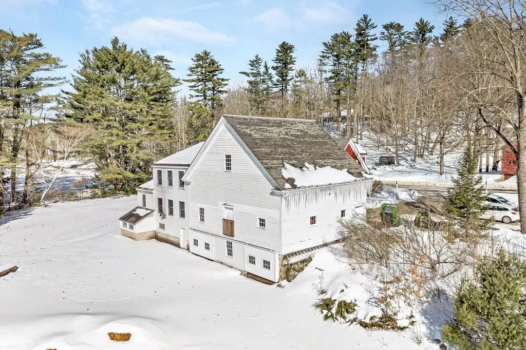 396 Governor Wentworth Highway Tuftonboro NH 03850