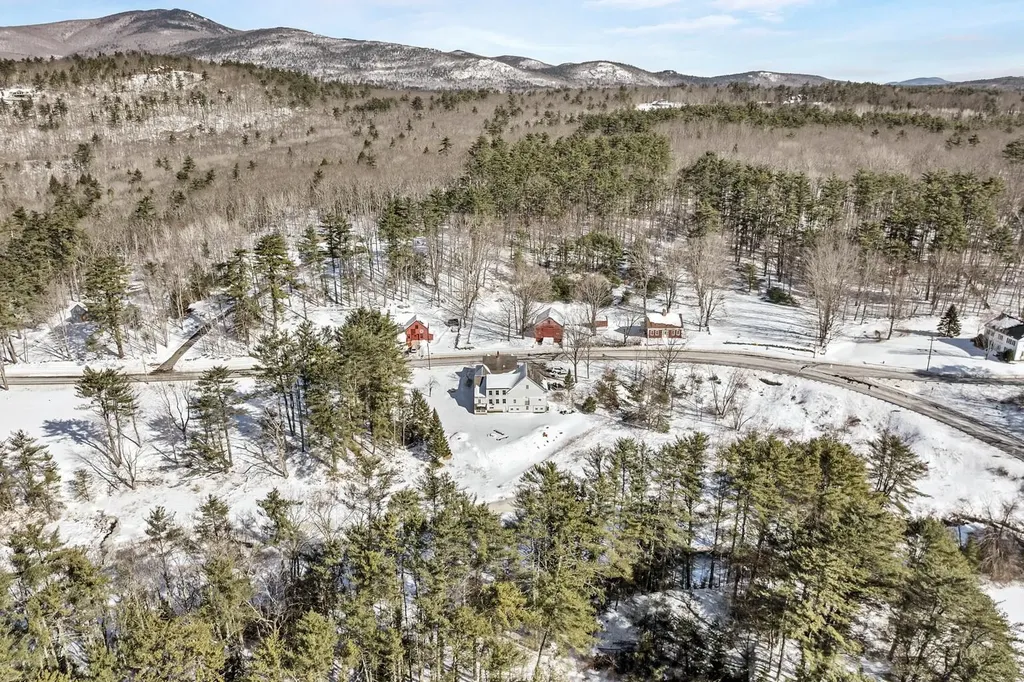 396 Governor Wentworth Highway Tuftonboro NH 03850