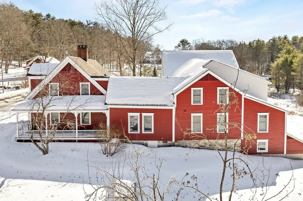 396 Governor Wentworth Highway Tuftonboro NH 03850