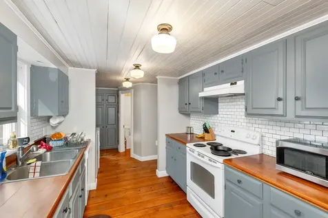 396 Governor Wentworth Highway Tuftonboro NH 03850