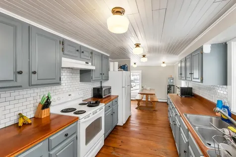 396 Governor Wentworth Highway Tuftonboro NH 03850