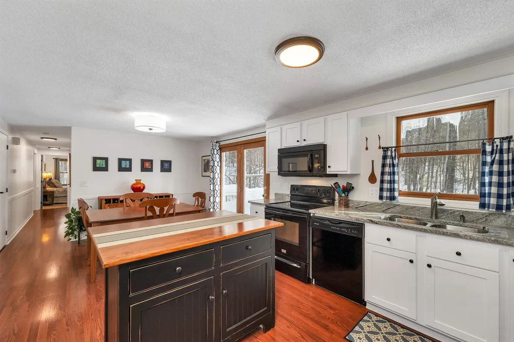 3 Brewster Heights Wolfeboro NH 03894