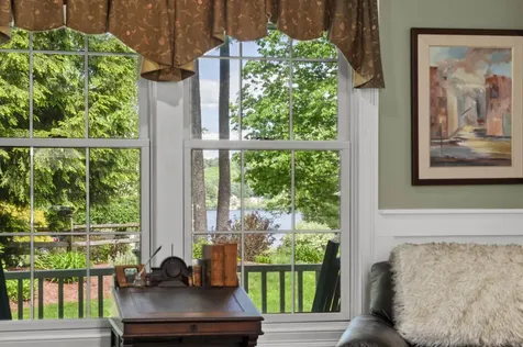 28 Oakleigh Drive Laconia NH 03246